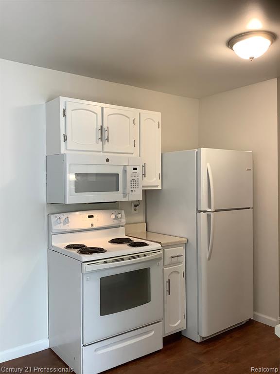 37691 COLONIAL Drive, Westland, MI — Photo 11