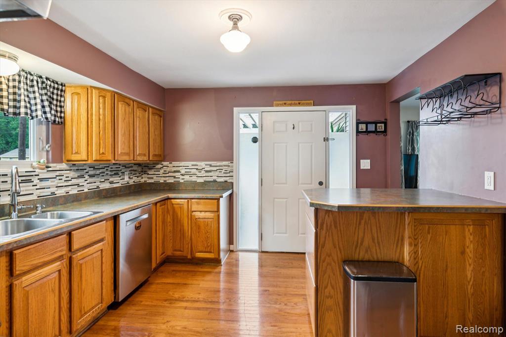 9849 WOODLAND Court, Ypsilanti, MI 48197 — Photo 21