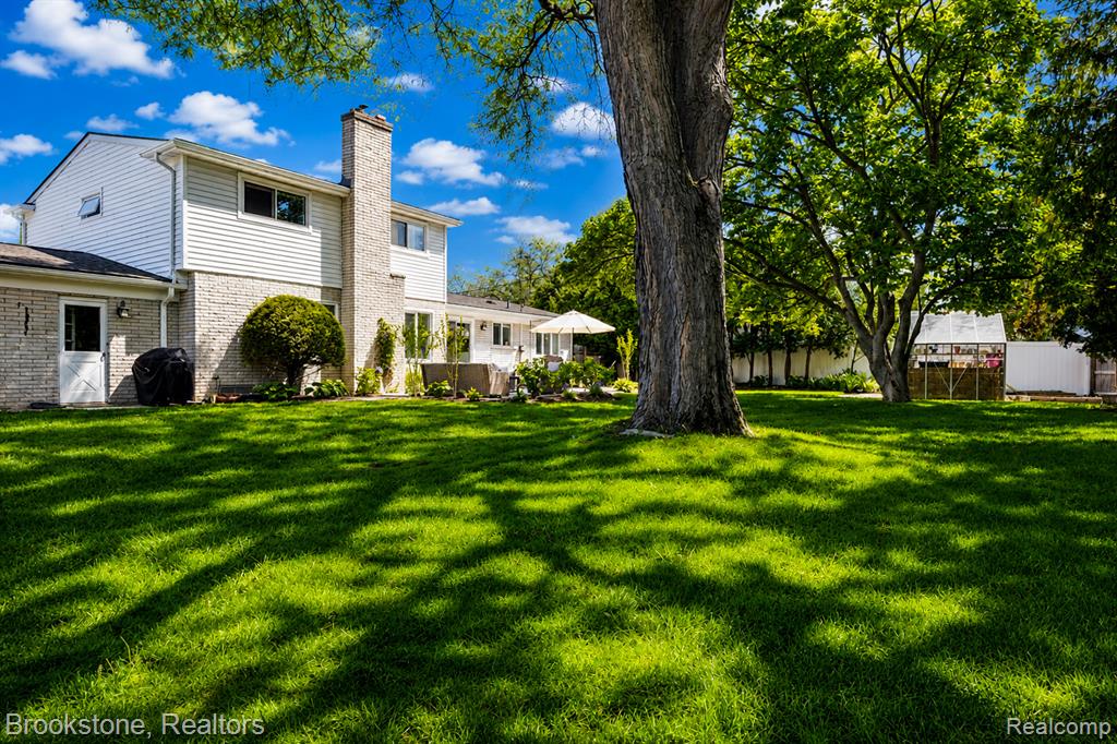 20323 N Riverhill Drive, Clinton Twp, MI 48036 — Photo 28