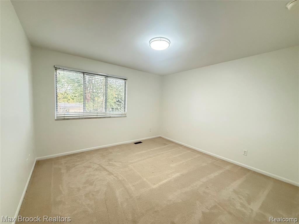 42720 Sheldon Place, Clinton Twp, MI 48038 — Photo 9
