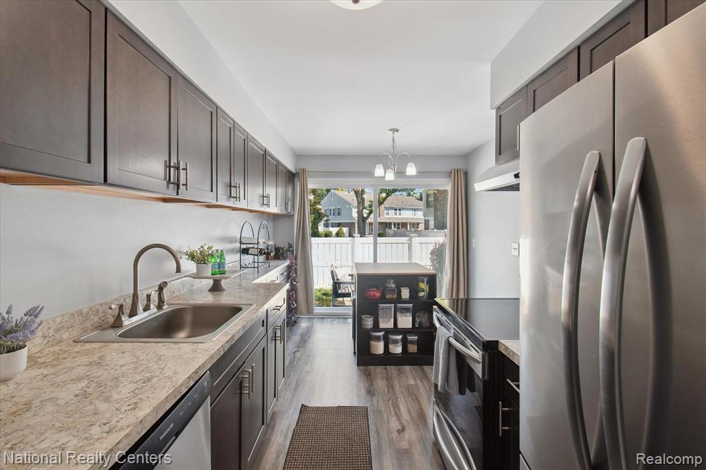 21348 E Glen Haven Circle, Novi, MI 48167 — Photo 12