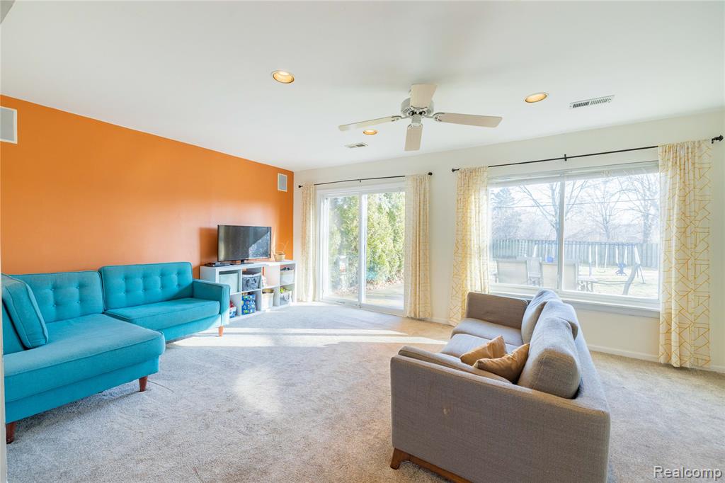 907 Huntclub Boulevard, Auburn Hills, MI 48326 — Photo 28