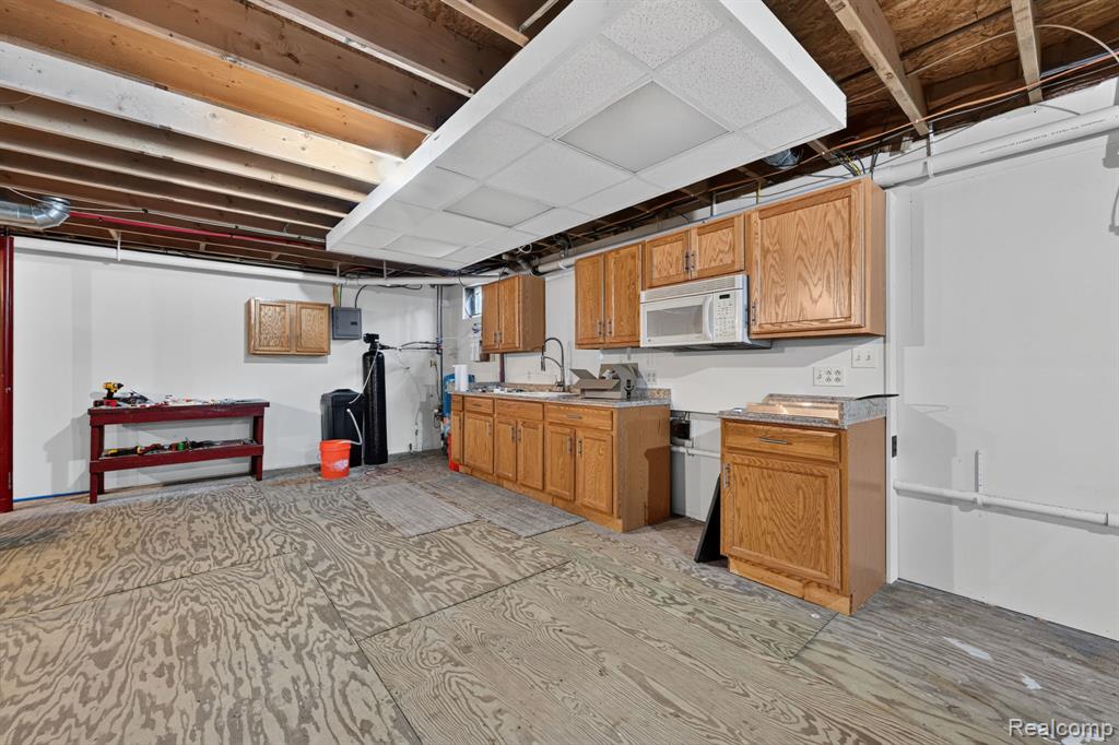 9889 Ditch Road, Chesaning, MI 48616 — Photo 45