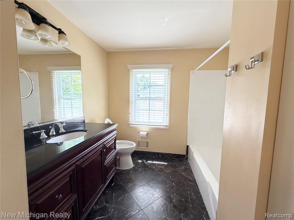 5937 Red Coat Lane, West Bloomfield, MI — Photo 17