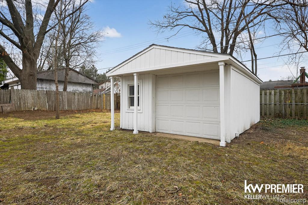 5658 Crescent Road, Waterford, MI 48327 — Photo 37