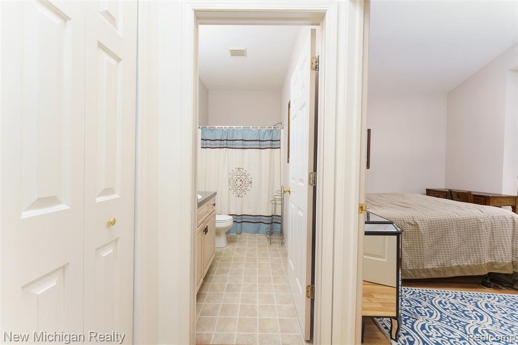 13111 Harbor Landings Drive, Fenton, MI 48430 — Photo 24