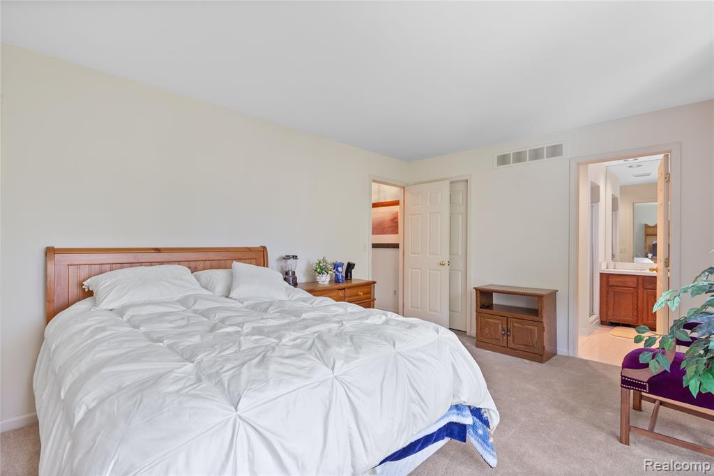 6579 Noble Road, West Bloomfield, MI — Photo 21