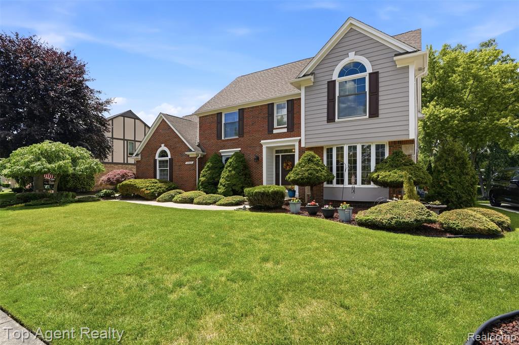 52825 Seven Oaks Drive, Utica, MI 48316 — Photo 49