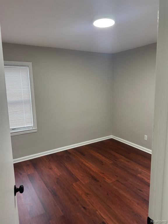 6557 HEYDEN Street, Dearborn Heights, MI 48127 — Photo 12