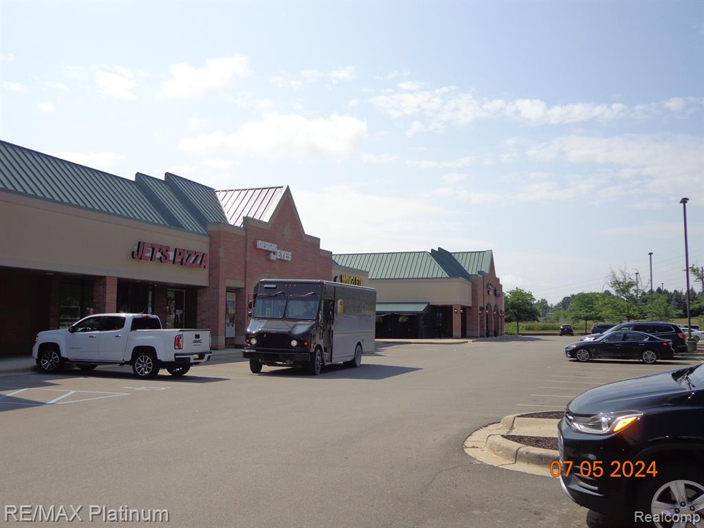 1818 N OLD US 23, Howell, MI 48843 — Photo 2