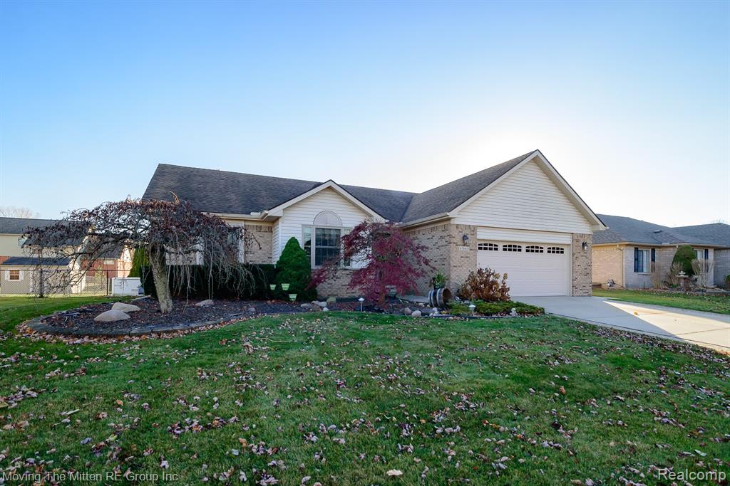 47663 Belmont Drive, Belleville, MI 48111 — Photo 45