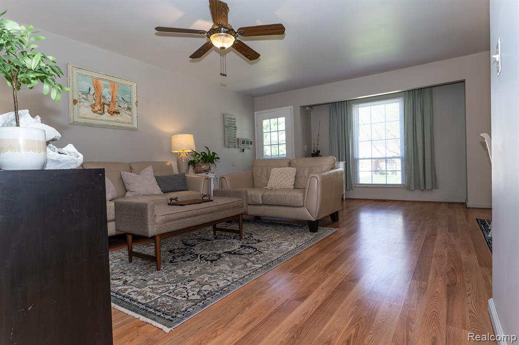 5221 HIGHLAND SHORE Drive, Flushing, MI 48433 — Photo 5