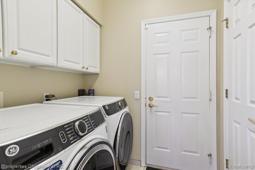 39510 Edgewater Drive, 100, Northville, MI 48168 — Photo 33