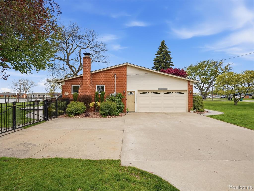 32160 S River Road, Harrison Township, MI — Photo 40