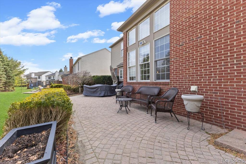 7555 Windgate Circle, West Bloomfield, MI 48323 — Photo 57