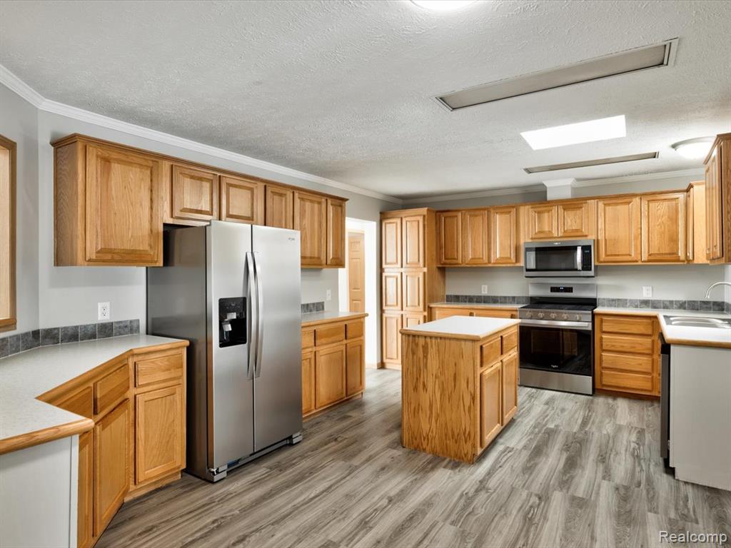 3211 Keewahdin #139 Road, Fort Gratiot, MI 48059 — Photo 10