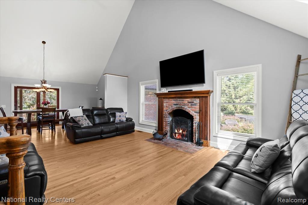 4650 Cooley Lake Road, Commerce Twp, MI 48382 — Photo 9