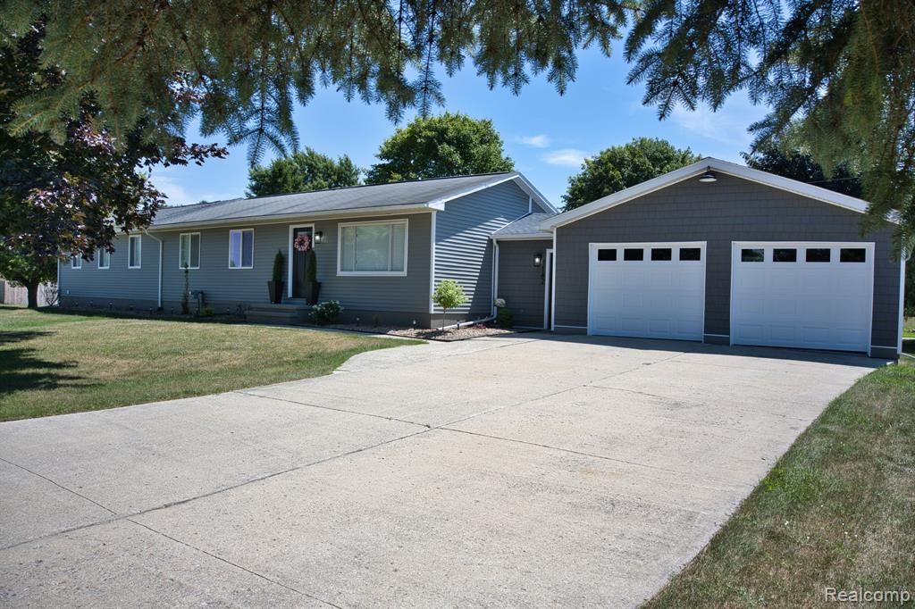 1142 George Street, Bad Axe, MI 48413 — front exterior