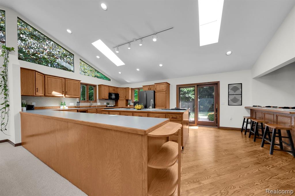 940 W Predmore Road, Oakland, MI — Photo 29