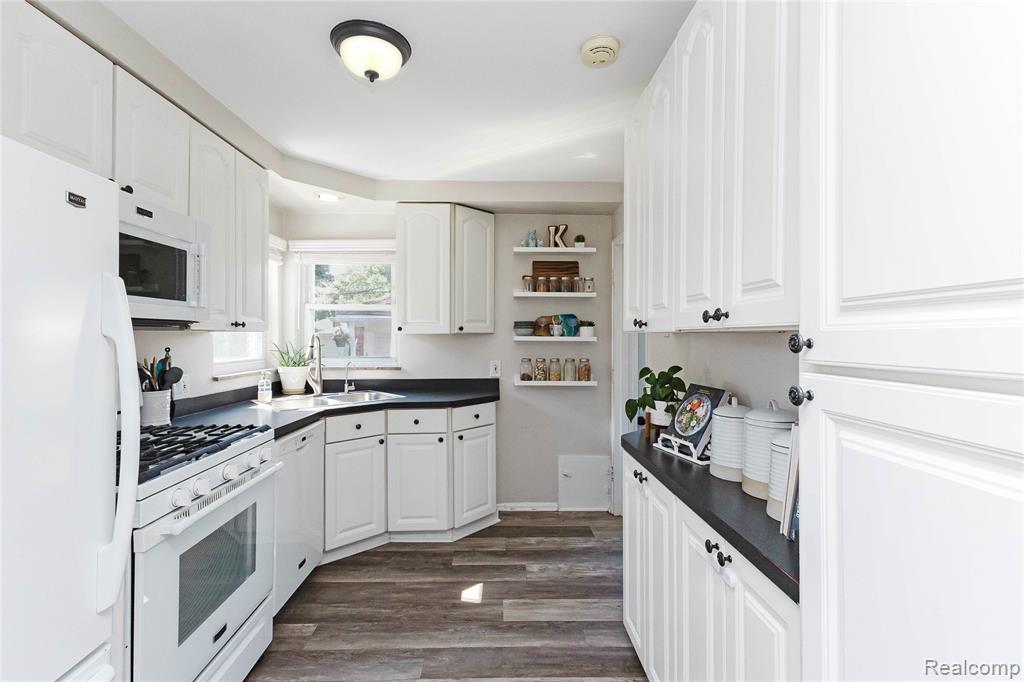437 Normandy Road, Royal Oak, MI 48073 — Photo 12