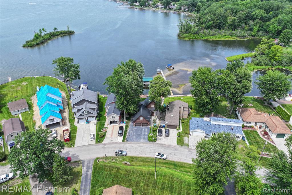 3154 PONEMAH Drive, Fenton, MI 48430 — Photo 42