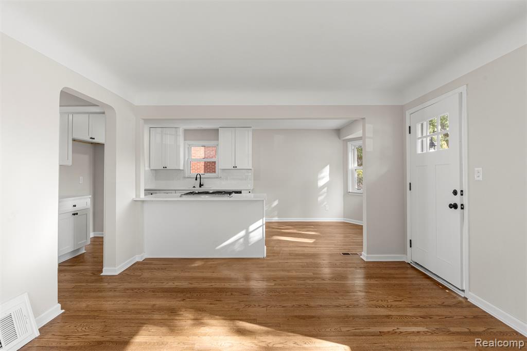9306 Melbourne Avenue, Allen Park, MI 48101 — Photo 5