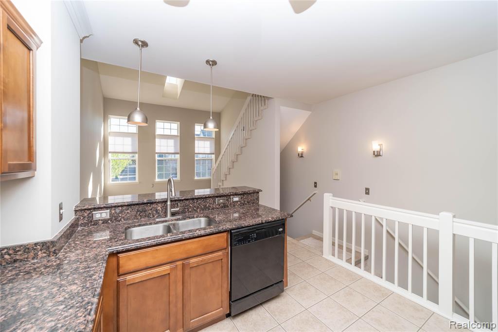 5143 Parsley Drive, Utica, MI 48316 — Photo 10