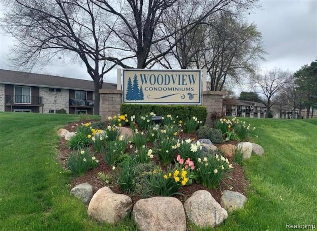 7325 WOODVIEW DR. Unit #4, Westland, MI — Photo 4