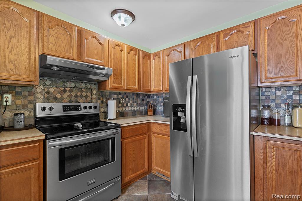 4440 Oakvista Avenue, Clarkston, MI — Photo 9