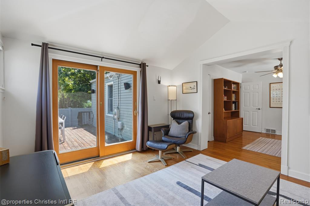 4602 Groveland Avenue, Royal Oak, MI 48073 — Photo 18