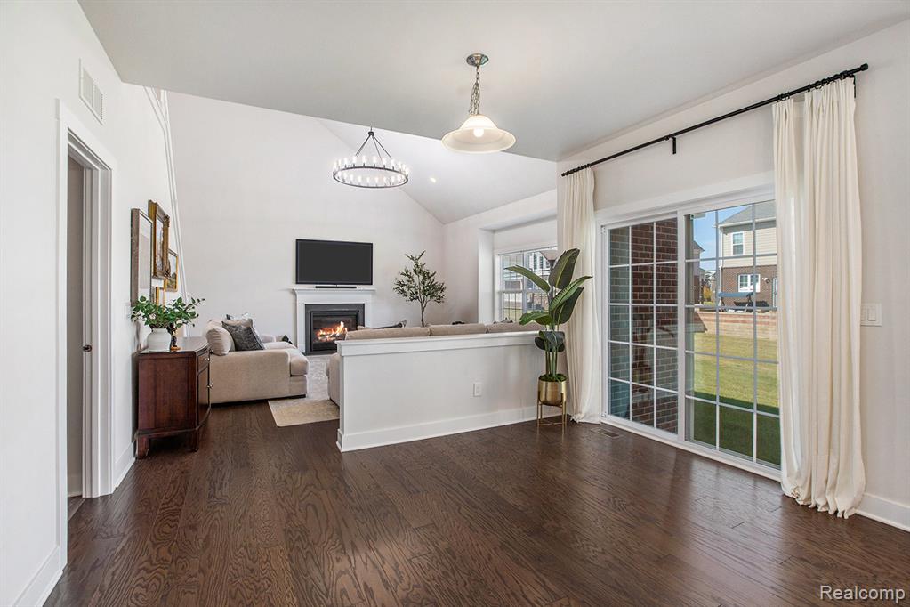 51026 Meadowlands, Canton, MI 48188 — Photo 10