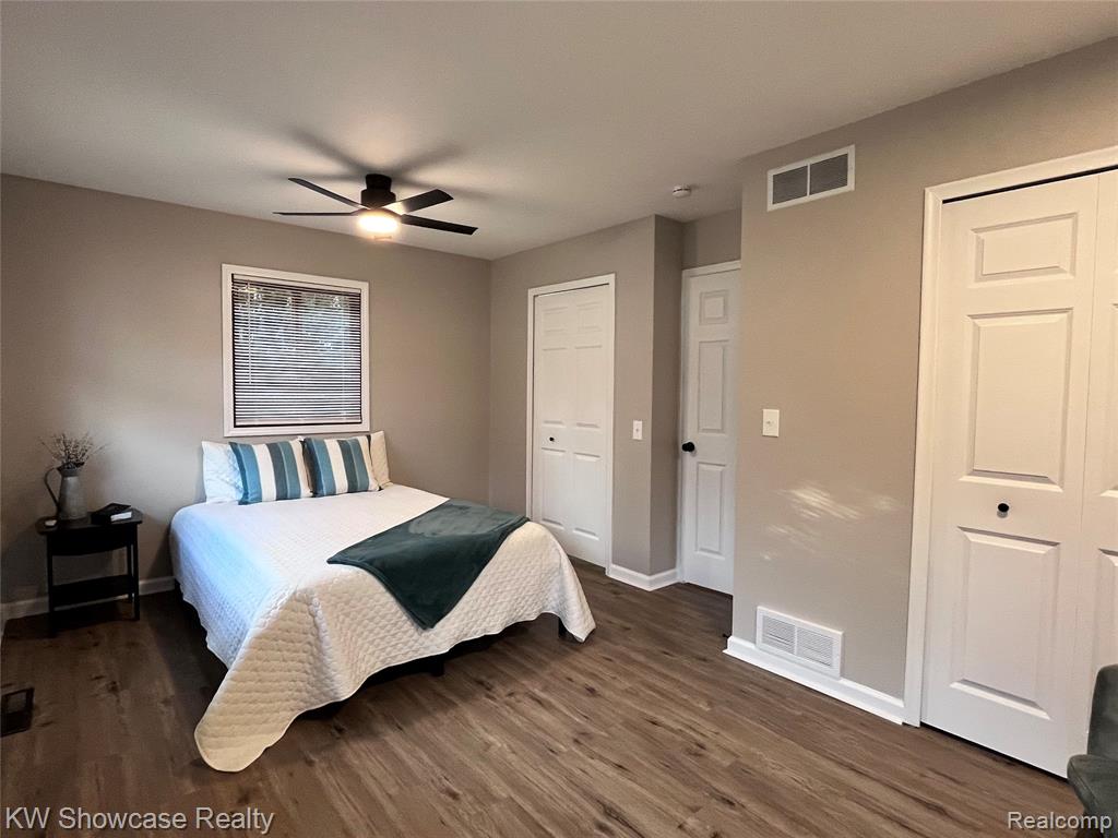 2034 E Nalone, Wixom, MI 48393 — Photo 16