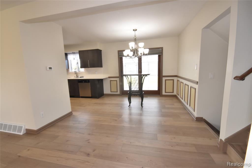 5106 Lakewood Drive, Grand Blanc, MI 48439 — Photo 7