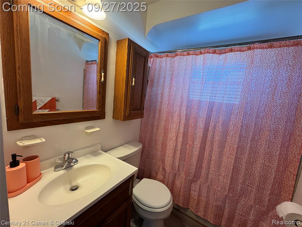 4208 Grindley Park Avenue, Dearborn Heights, MI 48125 — Photo 17