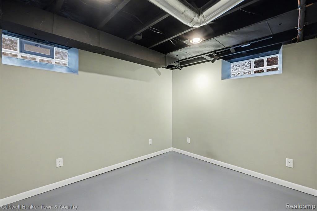 17360 Redwood Avenue, Southfield, MI 48076 — Photo 22