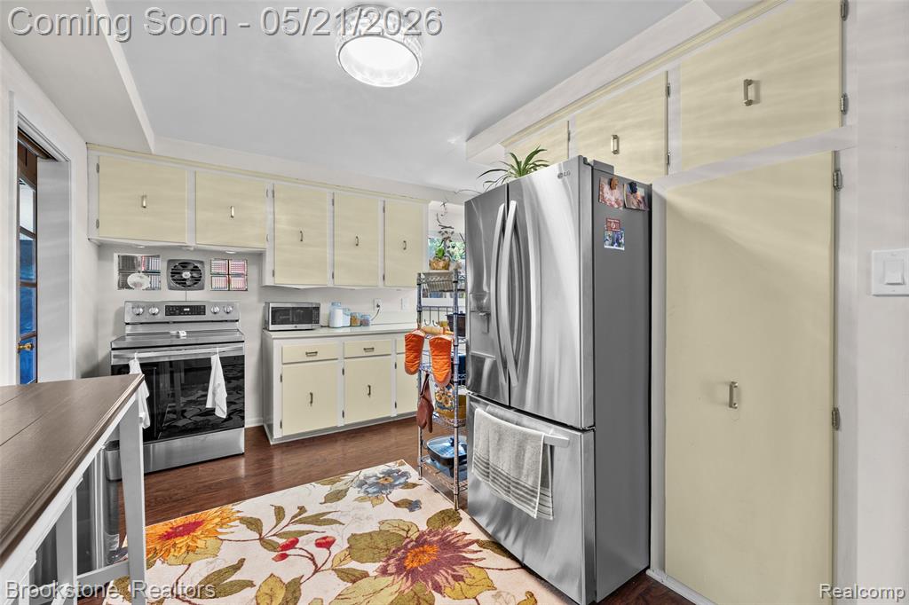 18474 Beverly Road, Beverly Hills, MI 48025 — Photo 8