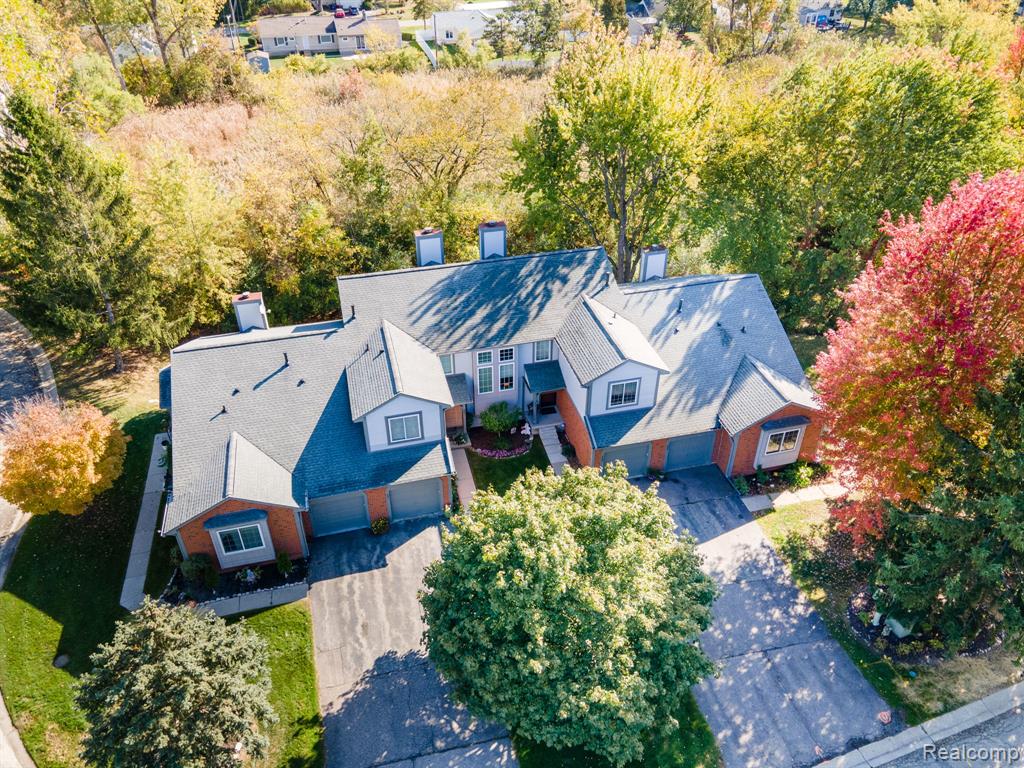 585 Winwood Circle, Walled Lake, MI 48390 — Photo 3