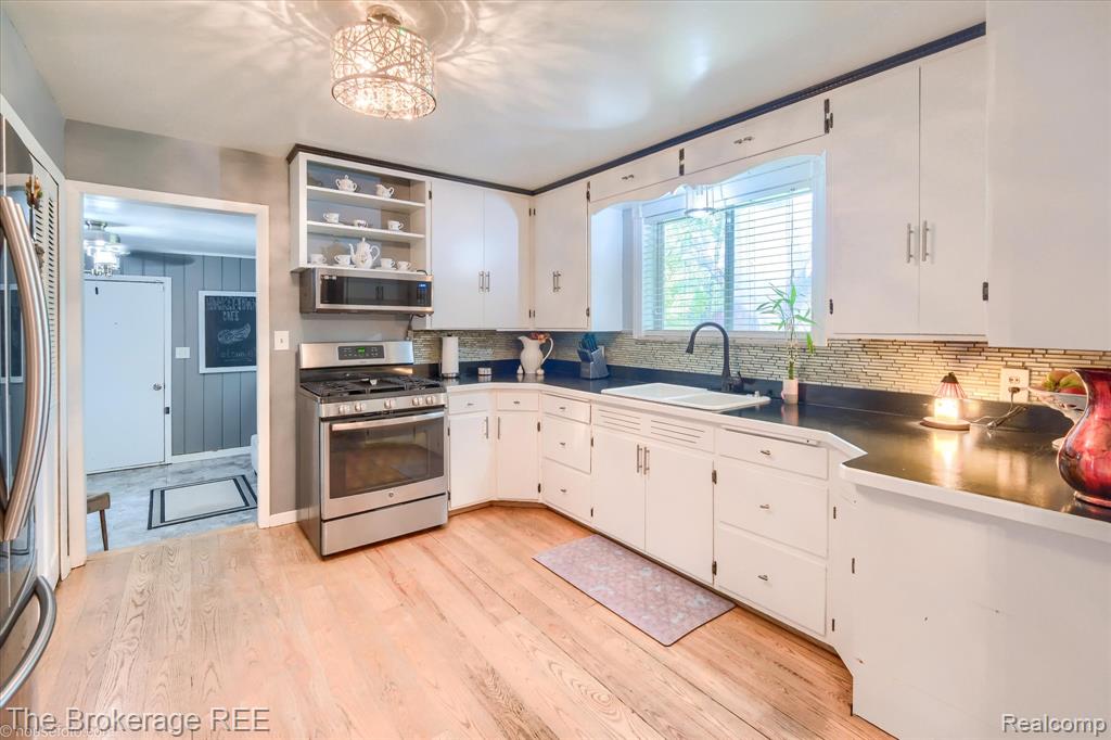 9223 Lapeer Road, Davison, MI 48423 — Photo 29