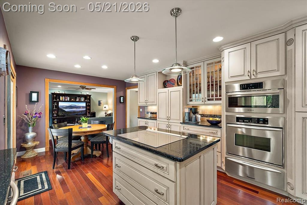 33891 Yorkridge Street, Farmington, MI 48331 — Photo 38