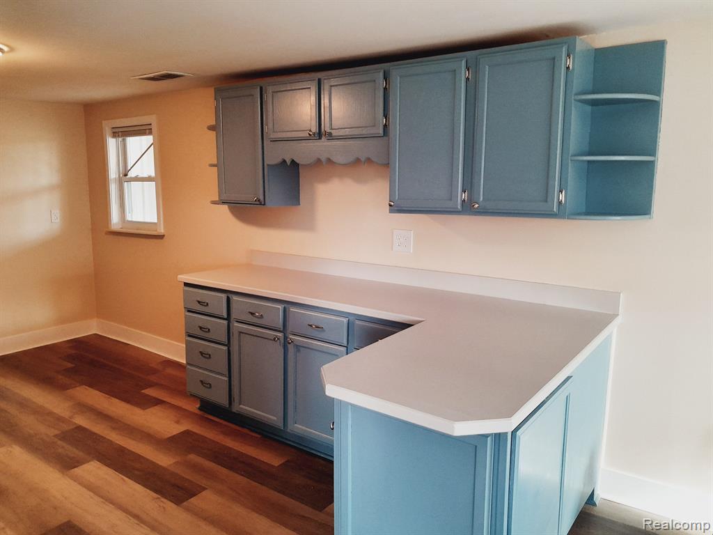 4098 E CARPENTER Road, Flint, MI 48506 — Photo 7