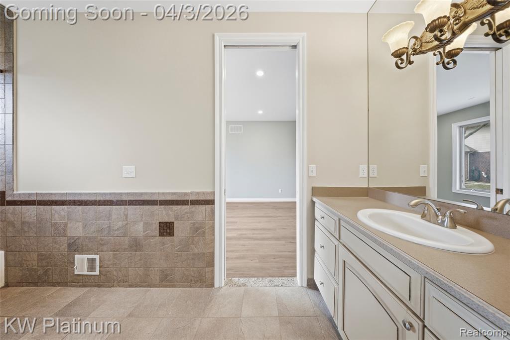 48877 Point Lakeview Drive, Chesterfield, MI 48047 — Photo 34