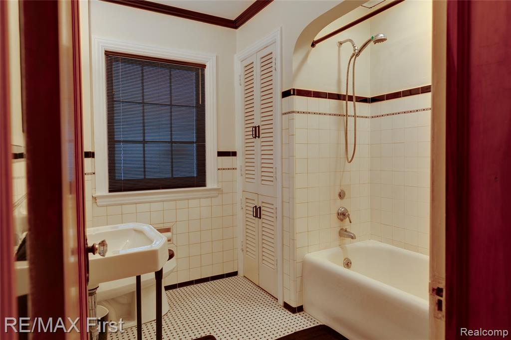 815 Oakridge, Ferndale, MI 48220 — Photo 25