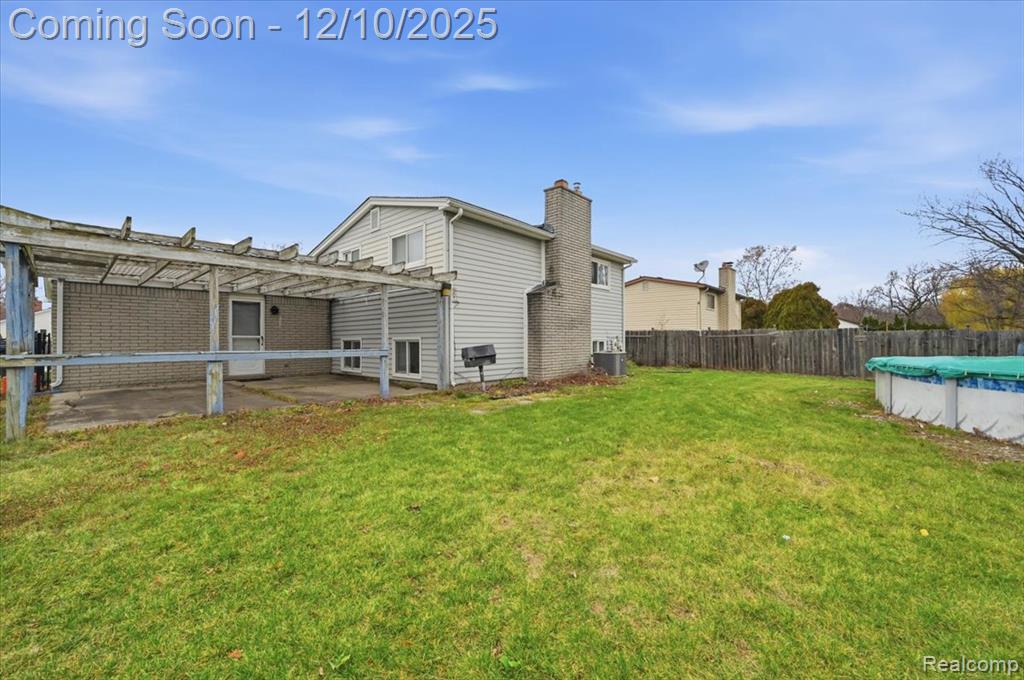 21231 Tiffany Drive, Woodhaven, MI 48183 — Photo 22