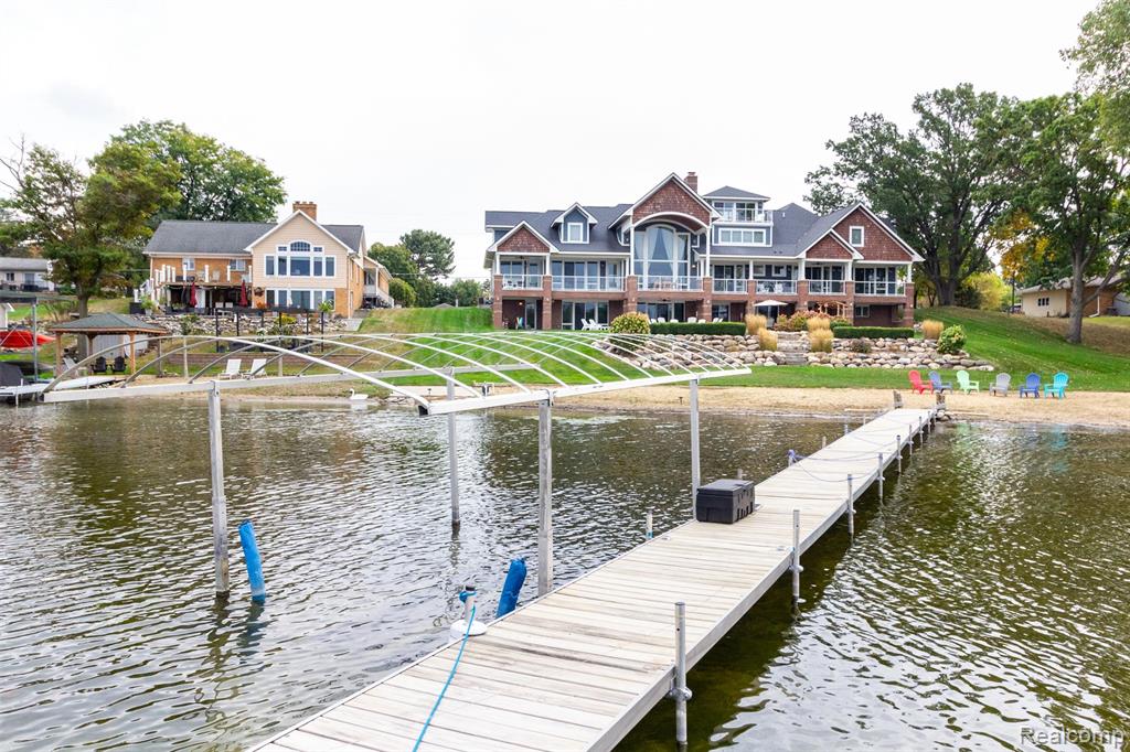 302 Tanview Drive, Oxford, MI, 48371