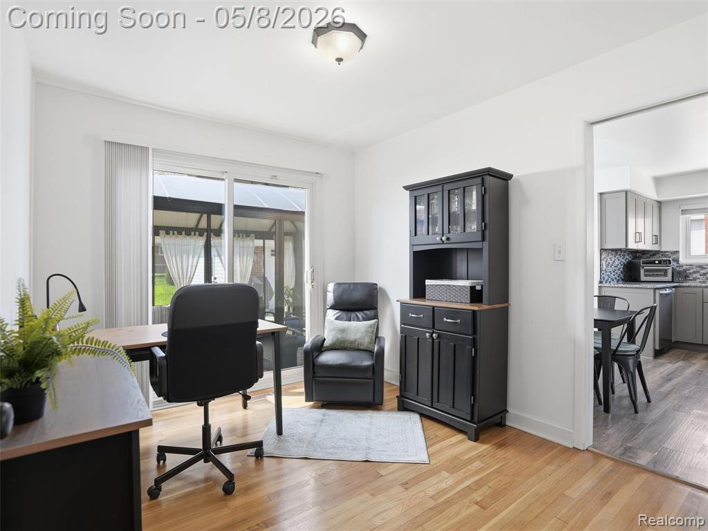 7911 Beatrice, Westland, MI — Photo 23