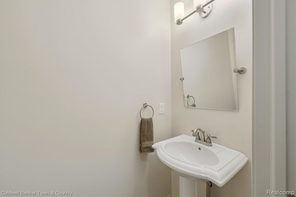 4577 Oaklawn Drive, Pinckney, MI 48169 — Photo 22
