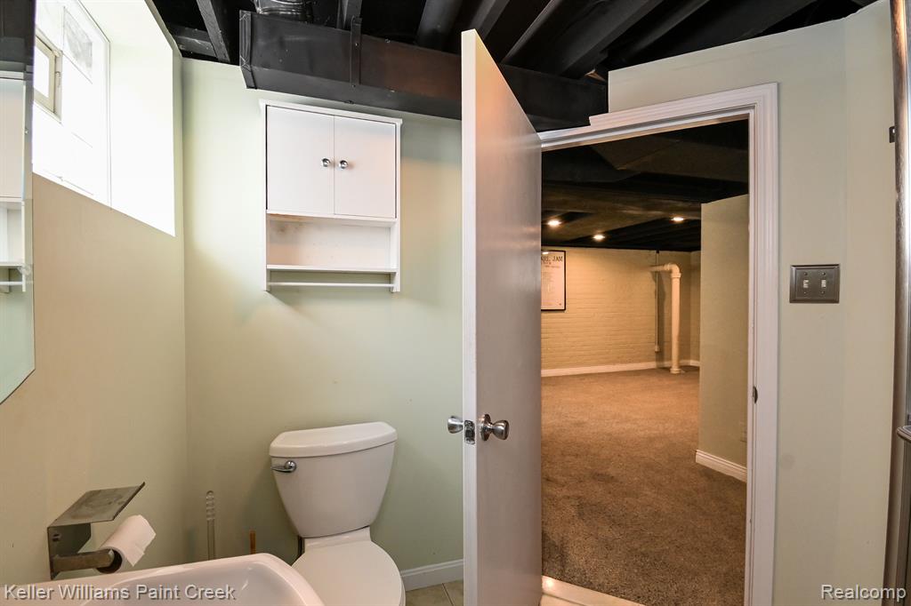 606 N CENTER Street, Royal Oak, MI 48067 — Photo 36