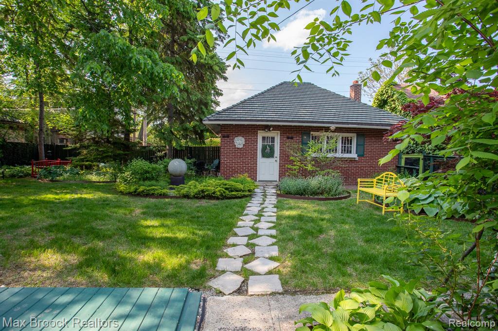 736 CHICAGO Boulevard, Detroit, MI 48202 — Photo 83