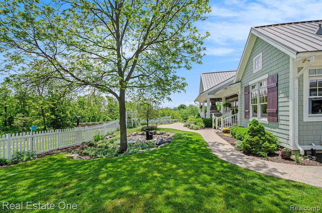 575 Tracy Lane, Milford, MI 48381 — Photo 48