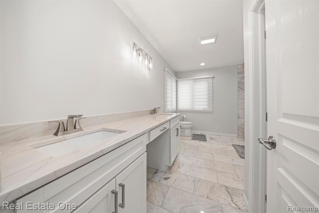 6246 Lindsay Court, West Bloomfield, MI 48324 — Photo 34